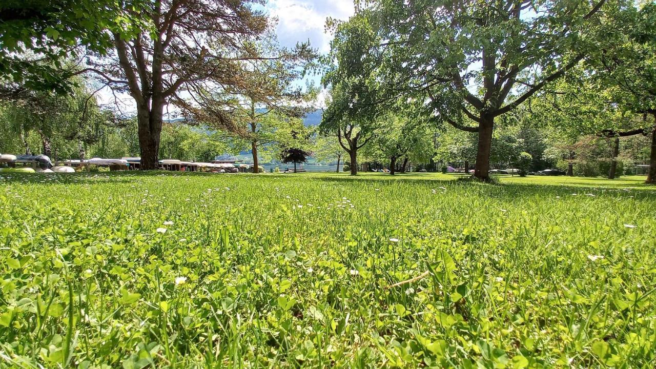 Seeblick Appartement Kaspar direkt am Ossiacher See mit Hallenbad Ski Gerlitzen Haus KMB Bodensdorf Exterior foto