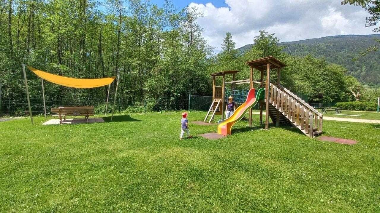 Seeblick Appartement Kaspar direkt am Ossiacher See mit Hallenbad Ski Gerlitzen Haus KMB Bodensdorf Exterior foto
