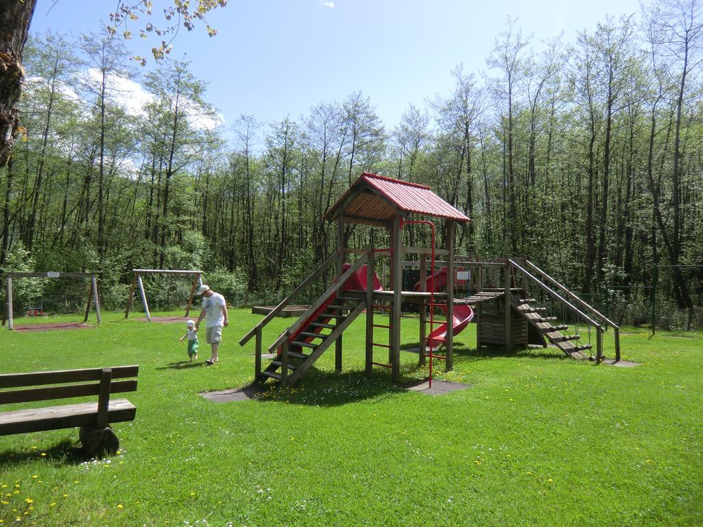 Seeblick Appartement Kaspar direkt am Ossiacher See mit Hallenbad Ski Gerlitzen Haus KMB Bodensdorf Exterior foto