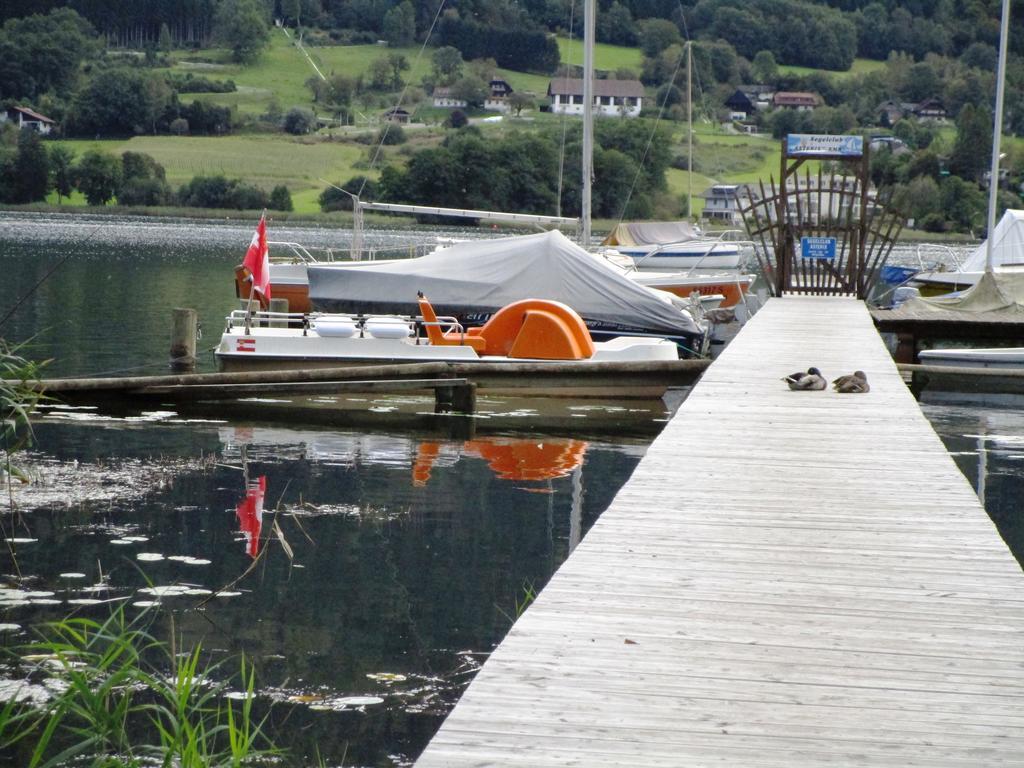 Seeblick Appartement Kaspar direkt am Ossiacher See mit Hallenbad Ski Gerlitzen Haus KMB Bodensdorf Exterior foto