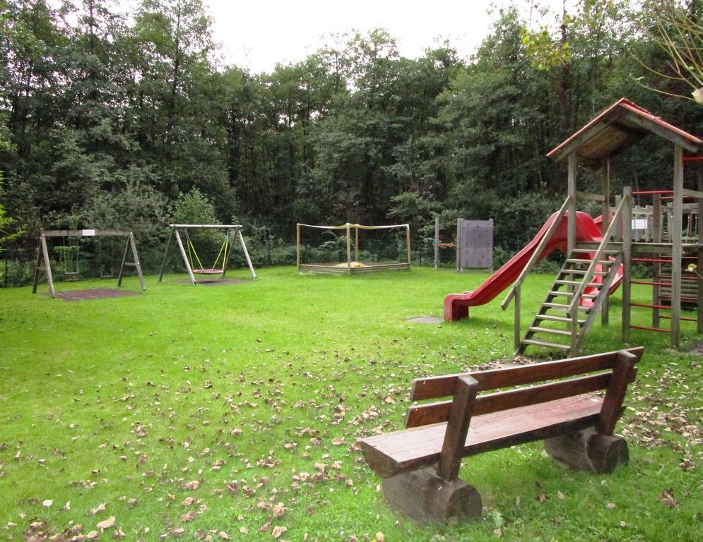 Seeblick Appartement Kaspar direkt am Ossiacher See mit Hallenbad Ski Gerlitzen Haus KMB Bodensdorf Exterior foto